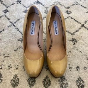 Steve Madden Patent Tan Heels size 8